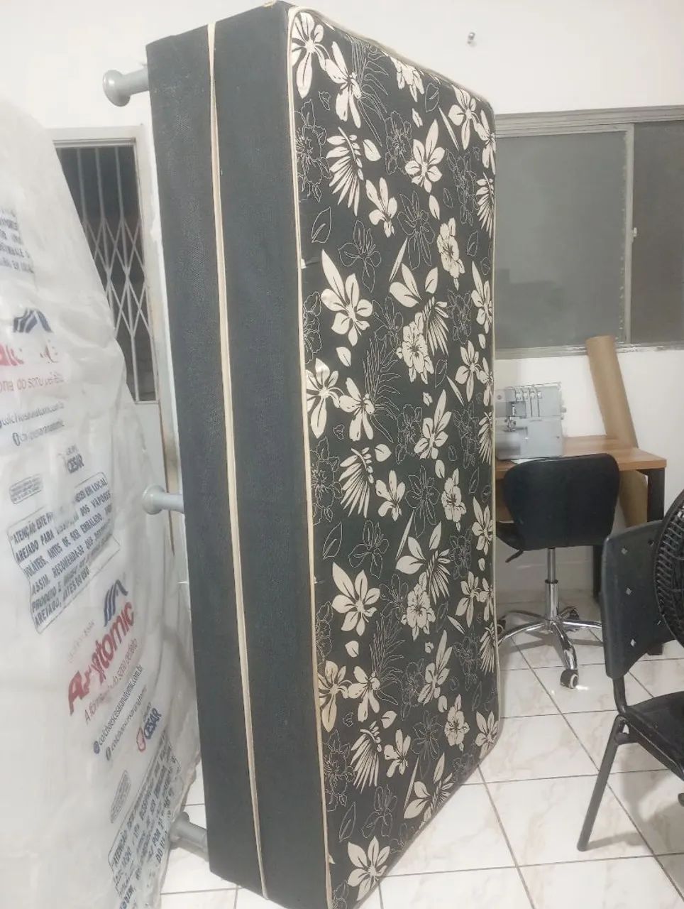 Cama box e colchão D33