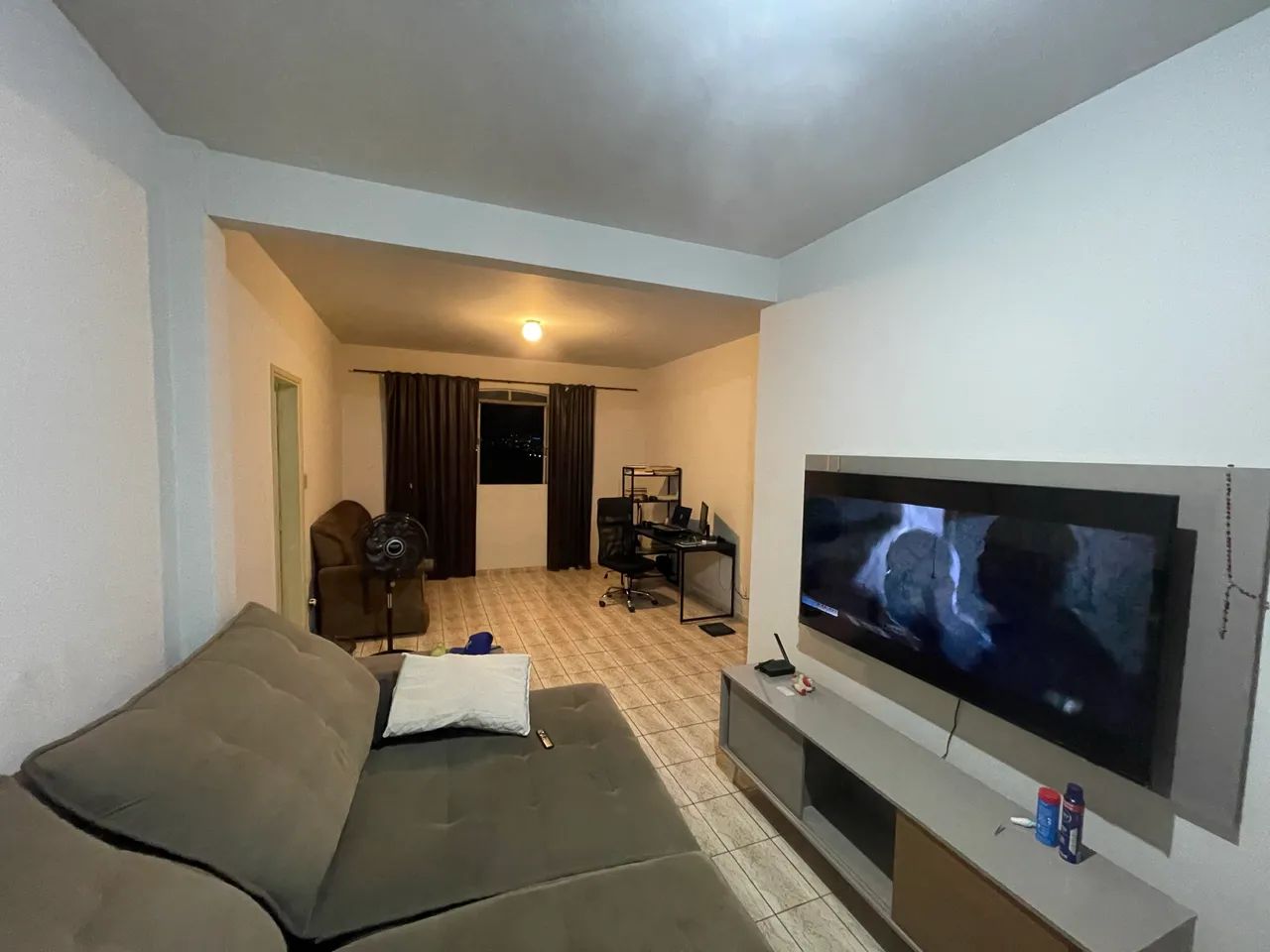 QUARTO MOBILIADO NO CENTRO DE UBERLÂNDIA - R$ 850!