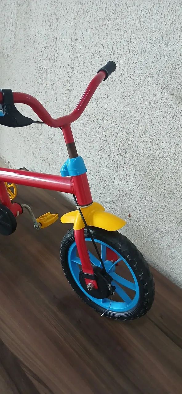 Vendo bicicleta infantil aro 12 - Foto 3