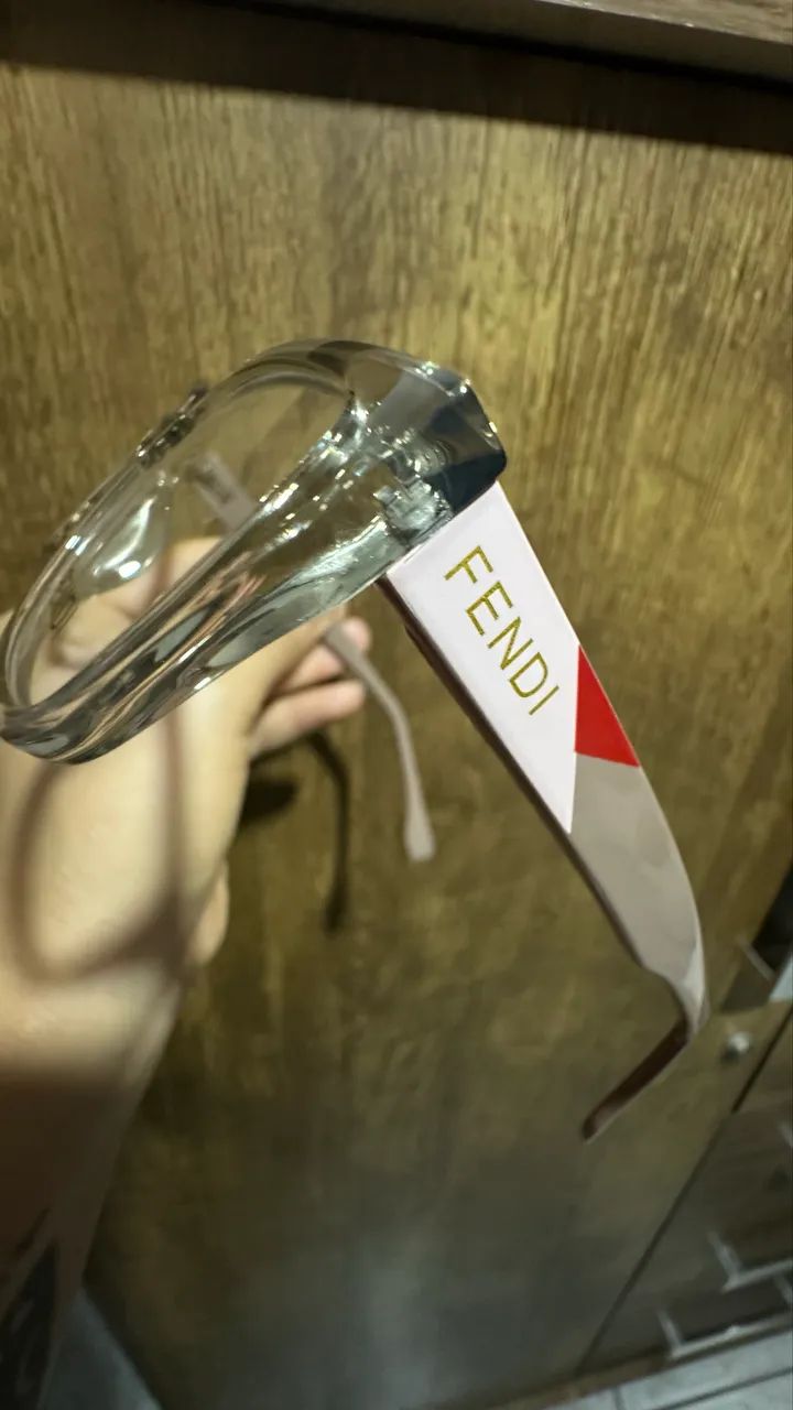 Armação para óculos feminino Fendi 