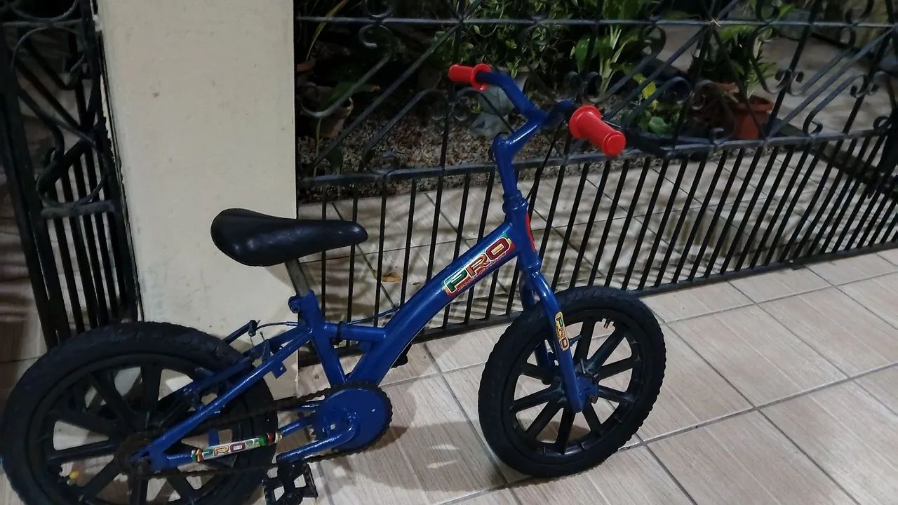 Preciosidade de bicicleta infantil veja