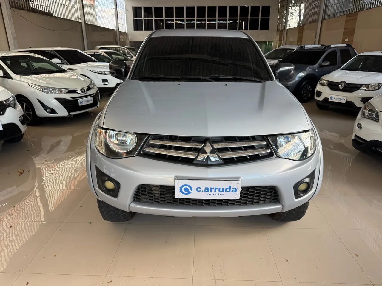 Mitsubishi L200 L200 Triton GLS 3.2 CD TB Int.Diesel Mec 2013