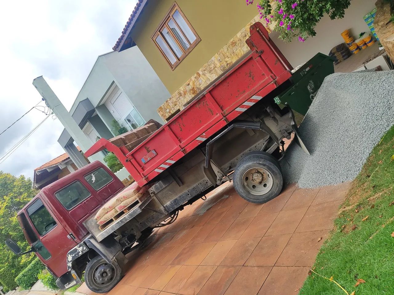FORD CARGO 815