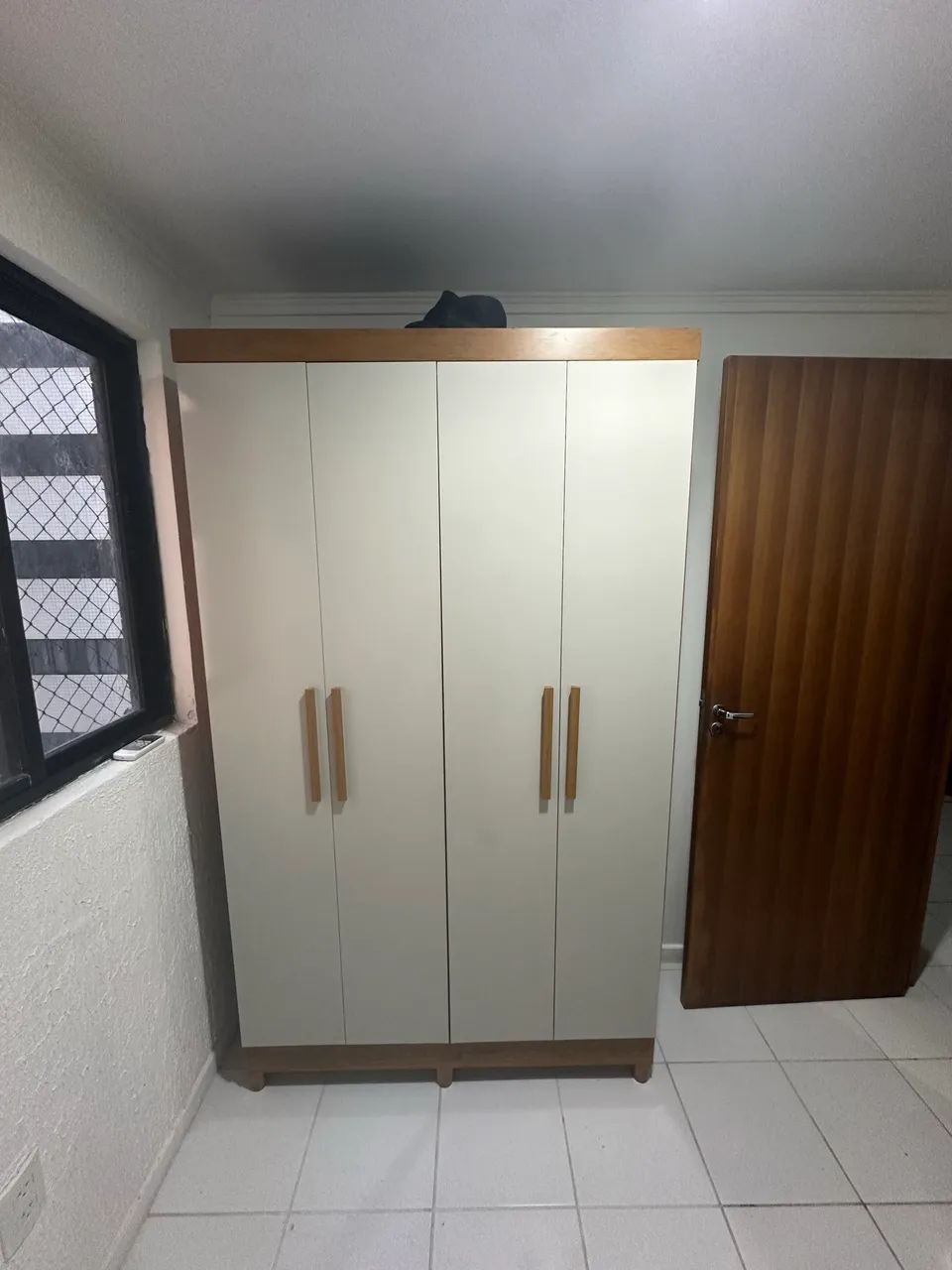 Guarda Roupa de Solteiro, 4 portas, 2 gavetas  - Foto 2