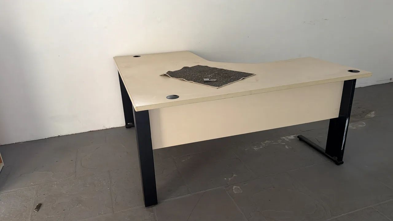 2 Mesas  de escritório canto 