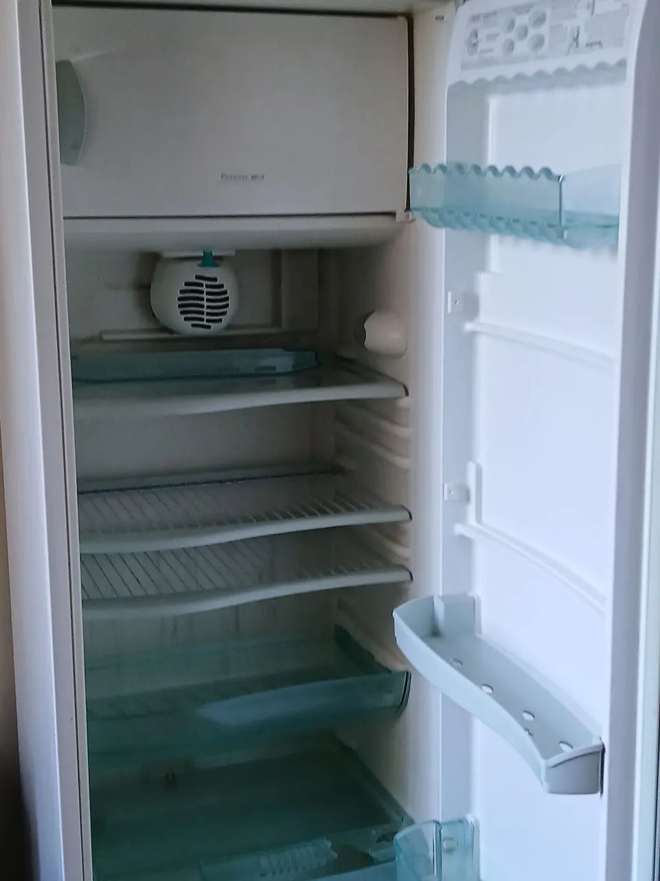 Geladeira  220 volts - Foto 3