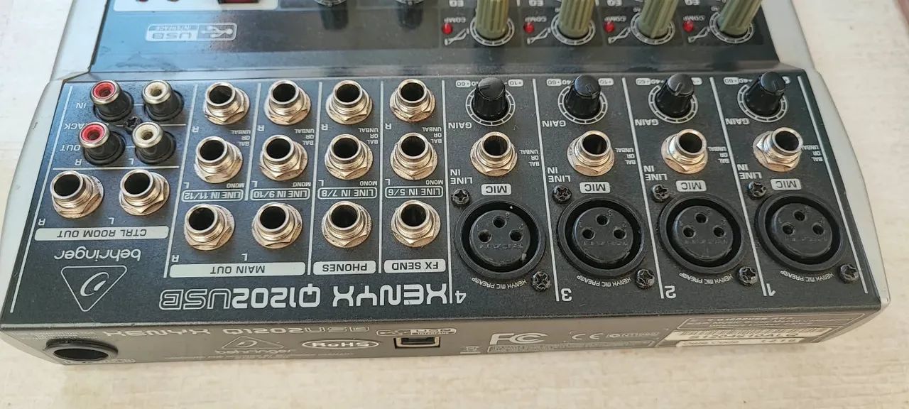 Mesa Behringer 12 canais  - Foto 2