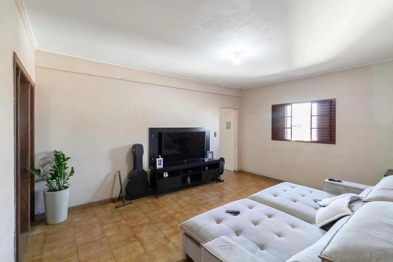 Casa à Venda - Ermelinda, 4 Quartos, 319 m2