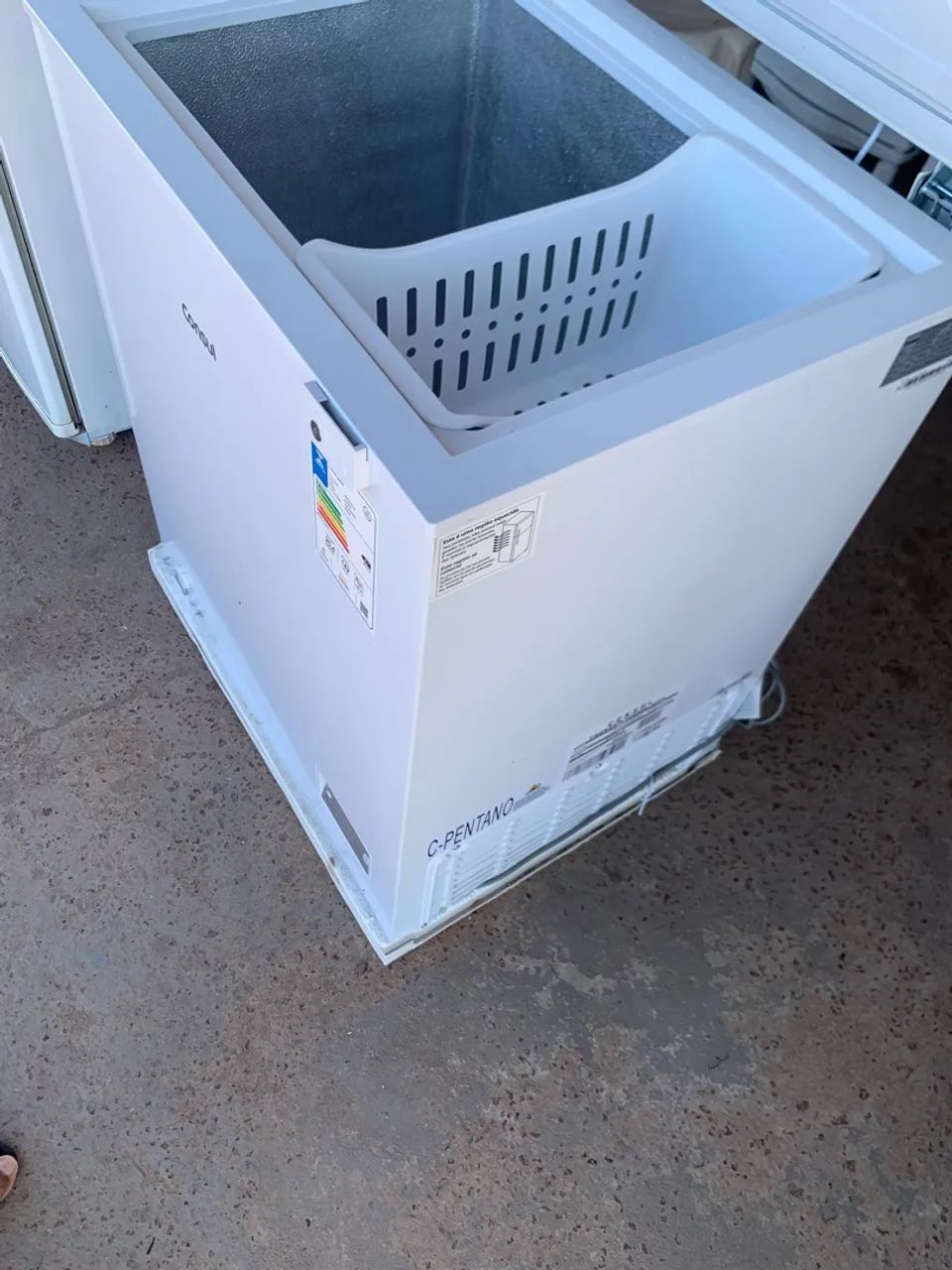 Vendo esse freezer semi novo  - Foto 4