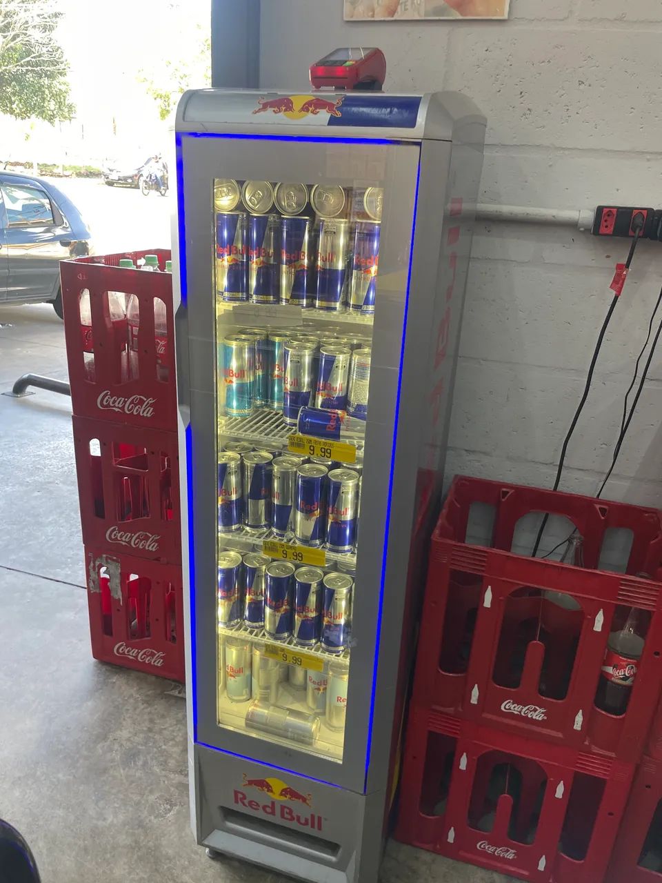 Geladeira redbull