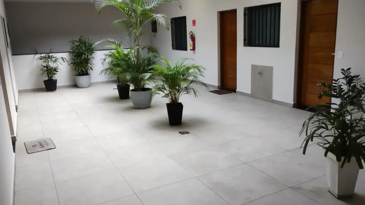 AP STUDIO COM VARANDA - 46M² - VILA MATILDE - 500M DO METRO