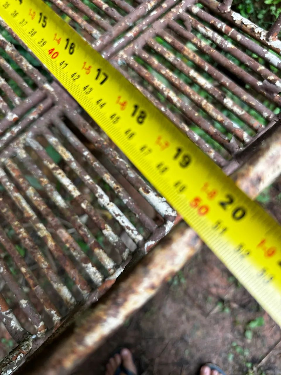 Cesta de lixo antiga de ferro maciço  - Foto 2