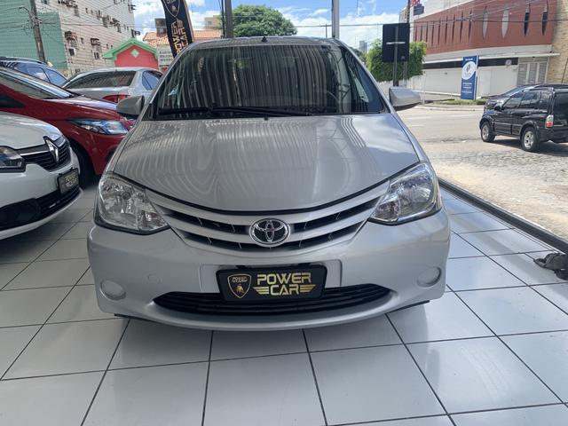 Toyota etios hatch único dono - Foto 3