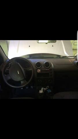 Vendo Ford Fiesta Sedan 2005 C/ GNV - Foto 4