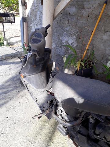 Moto para retirar peças
