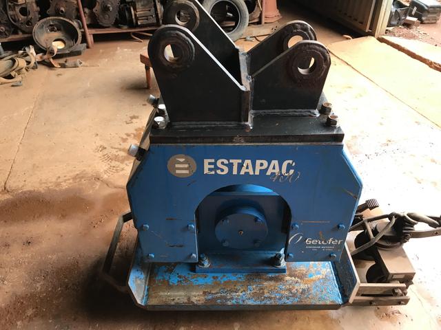 Compactador de solo Retroescavadeira