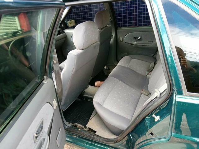 Vende-se um Santana ano 2000 e 2000 bem conservado 9000 - Foto 3