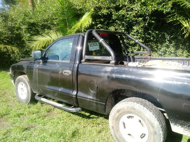 Vendo Dakota 2.5 gasolina funcionando so pra rodar