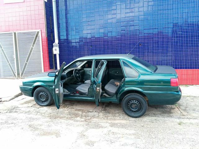 Vende-se um Santana ano 2000 e 2000 bem conservado 9000 - Foto 2