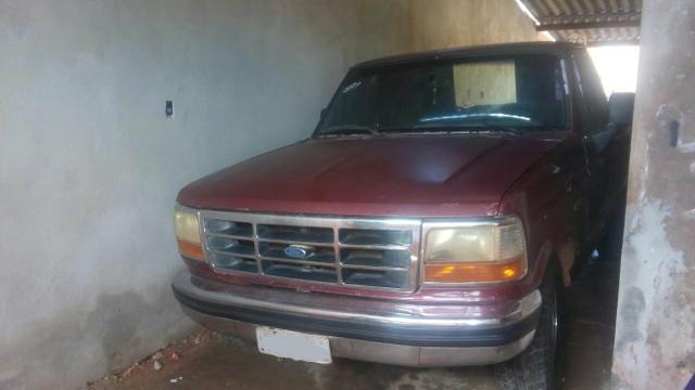 Vendo Caminhonete F1000