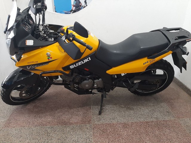 SUZUKI V STRONG 650 2010