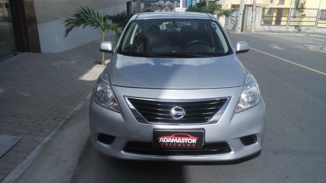NISSAN VERSA SV