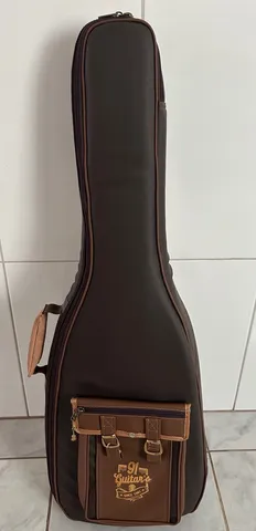 Suitcase 91 guitars