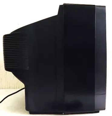 Tv Colecionador Tubo 14 Polegadas Colorida Antiga Marca Toshiba Bivolt c defeito - Foto 2