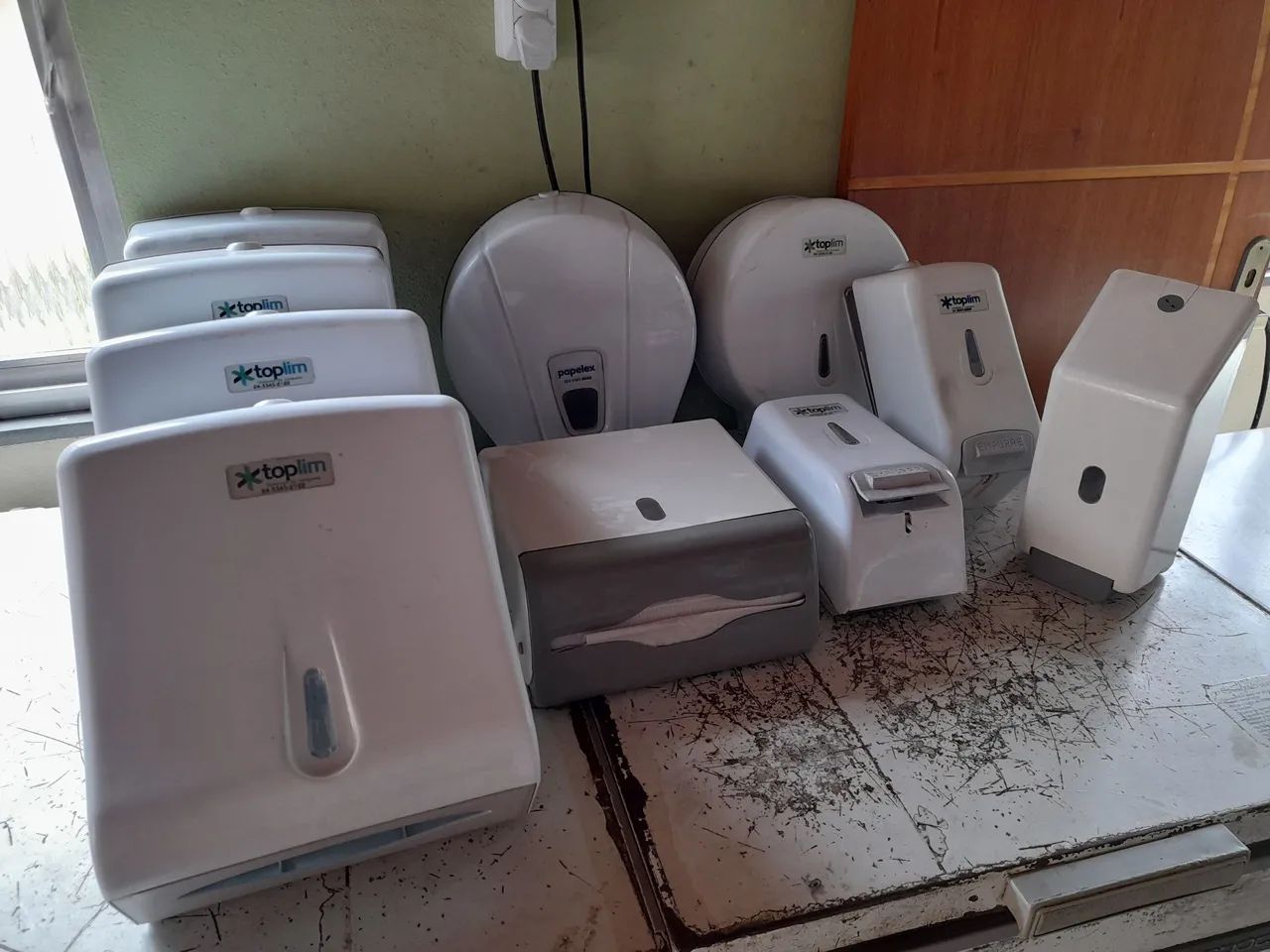 Kit de Dispensadores de Papel e Sabonete para Banheiro