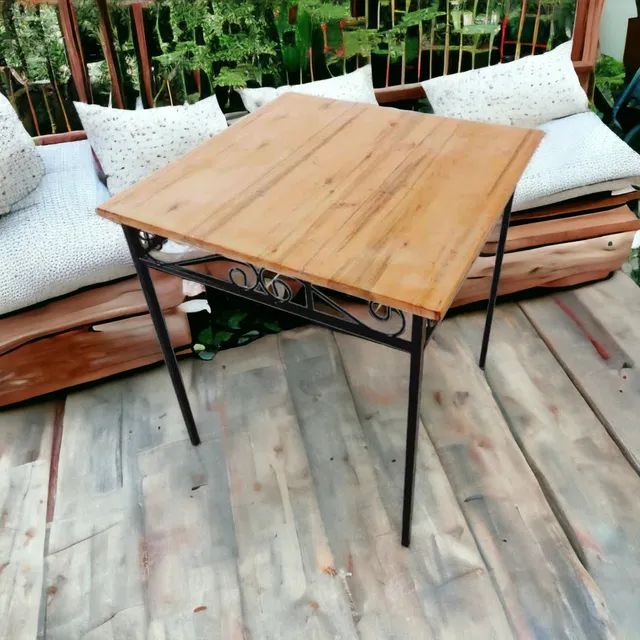 Mesa Quadrada Rococó 70cm 