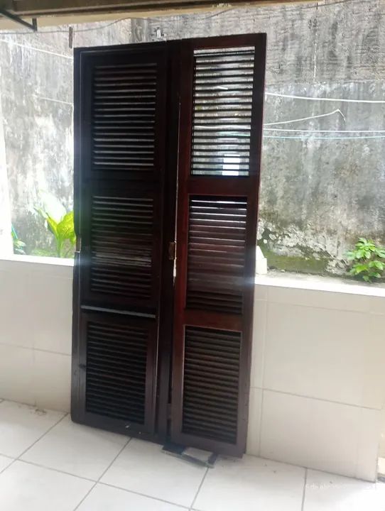 Janelas e porta de madeira  - Foto 2
