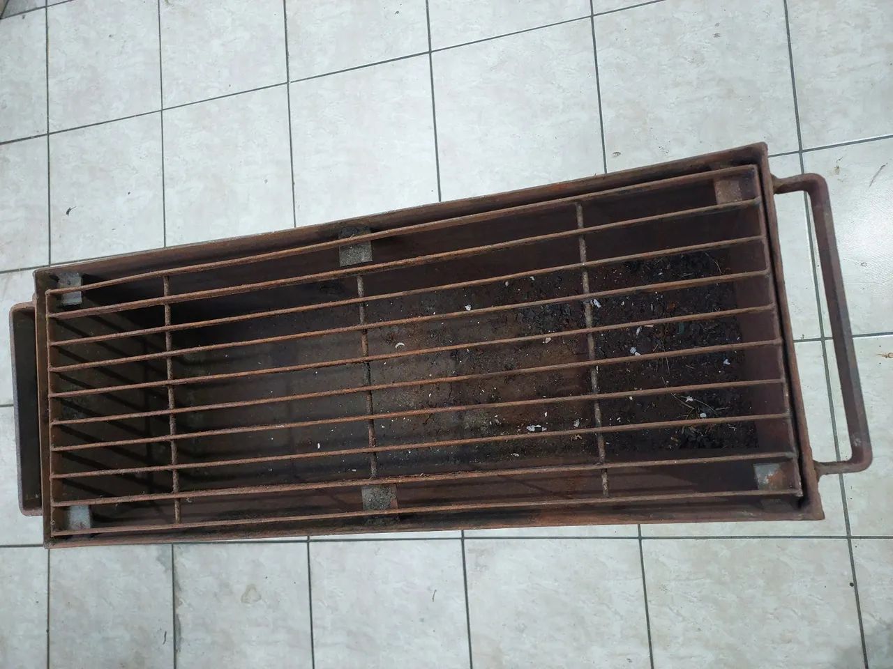 Churrasqueira de ferro com suporte removível - Foto 4