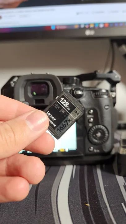 Câmera Mirrorless Panasonic Lumix GH5 (Grava 4k60p) - Foto 3