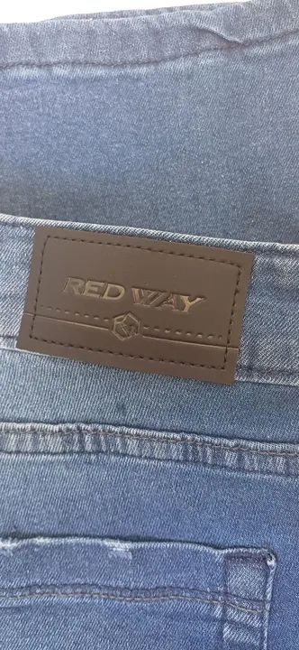 Calça Jeans Masculina com Detalhe Desfiado - Foto 6