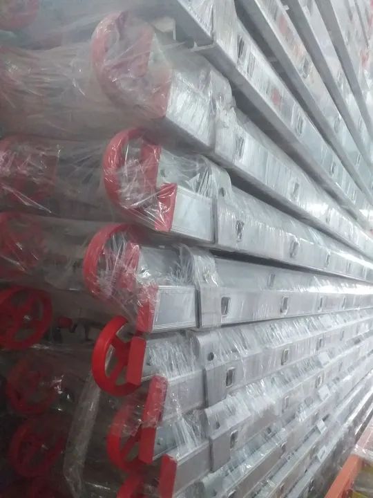 Escada de Alumínio Dobrável 7x2 = 14 Degraus  - Foto 5