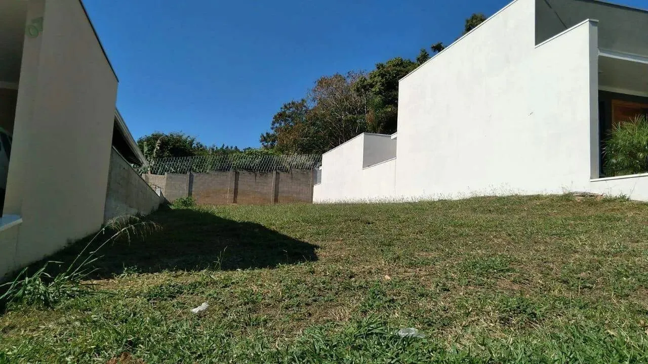 Terreno em Condomínio em Valinhos-sp.