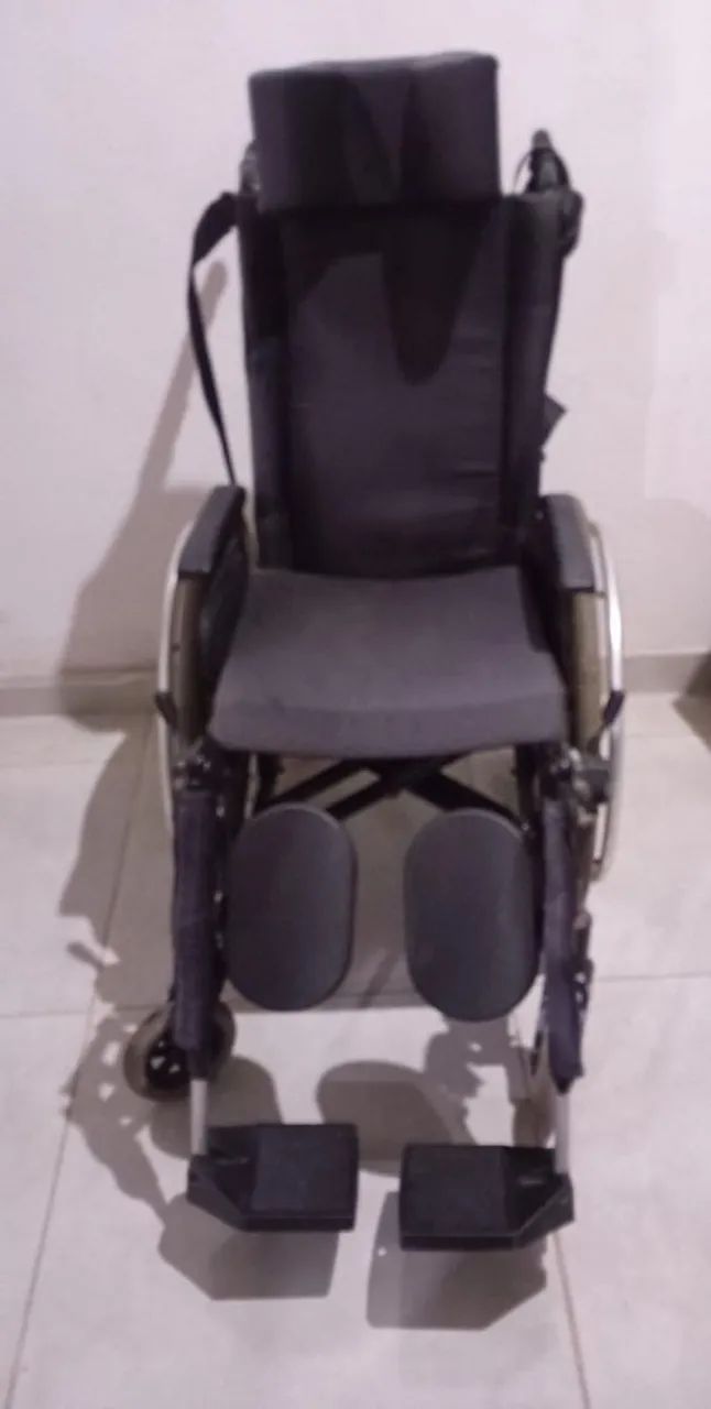 Cadeira de rodas  - Foto 2