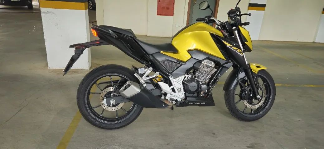 Honda CB300F 2024