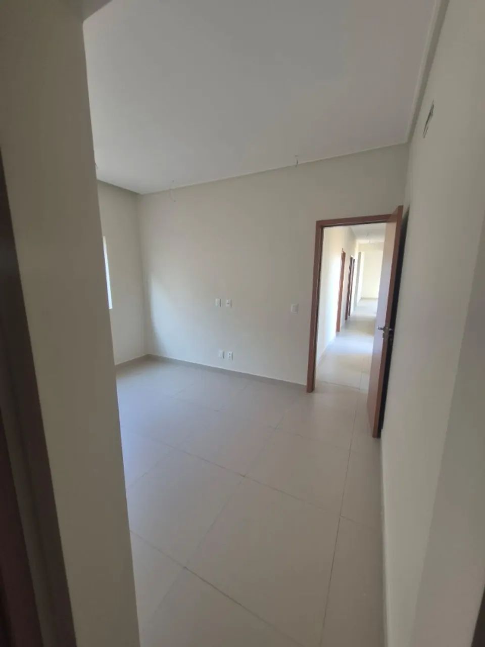Condomínio Monte Carlo - Casa Térrea 3/4 sendo 3 suítes de 190 m², 2 vagas por 879.999,00 - Foto 7
