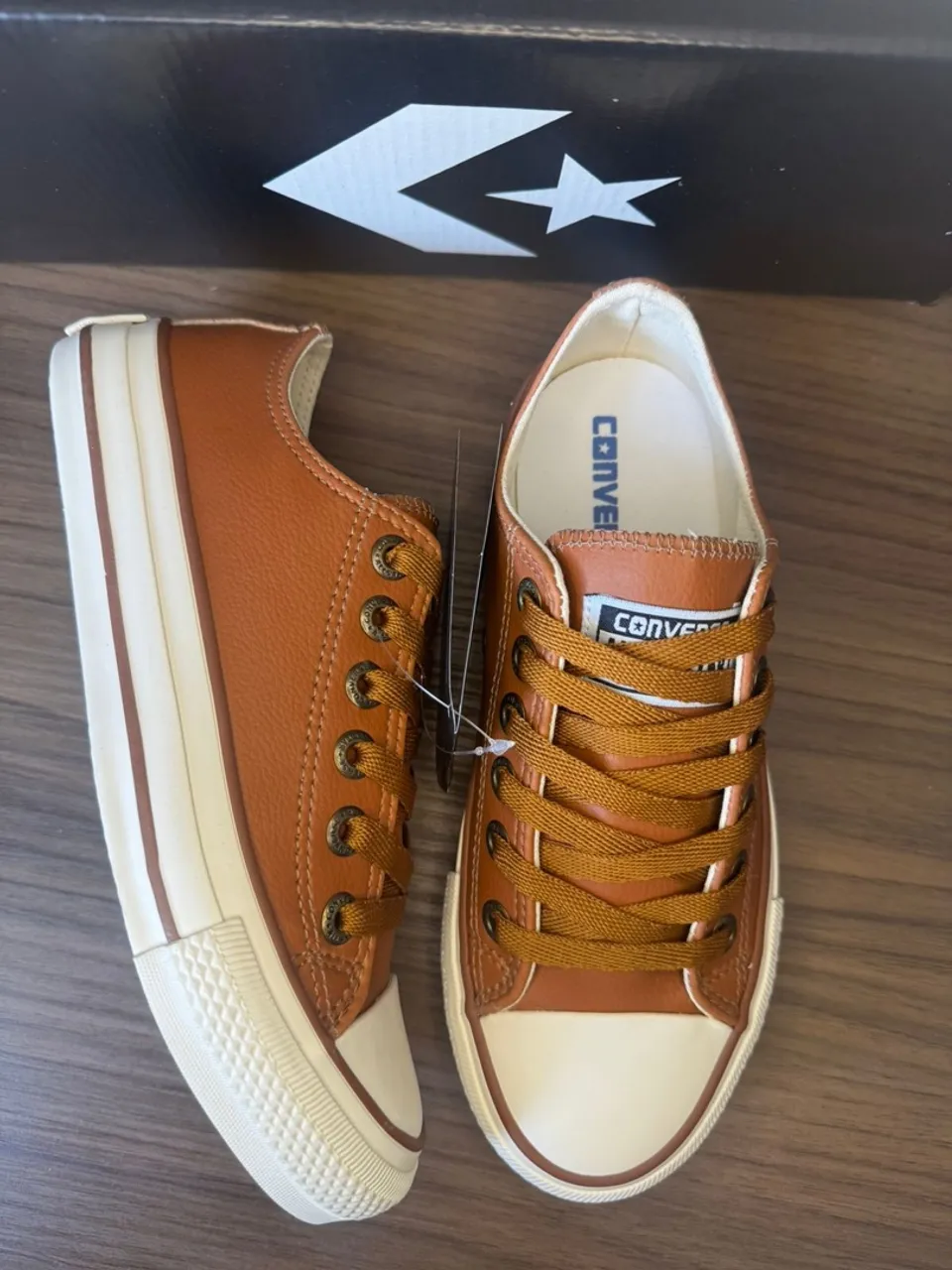 tênis Chuck Taylor All Star Couro Cano Baixo marrom