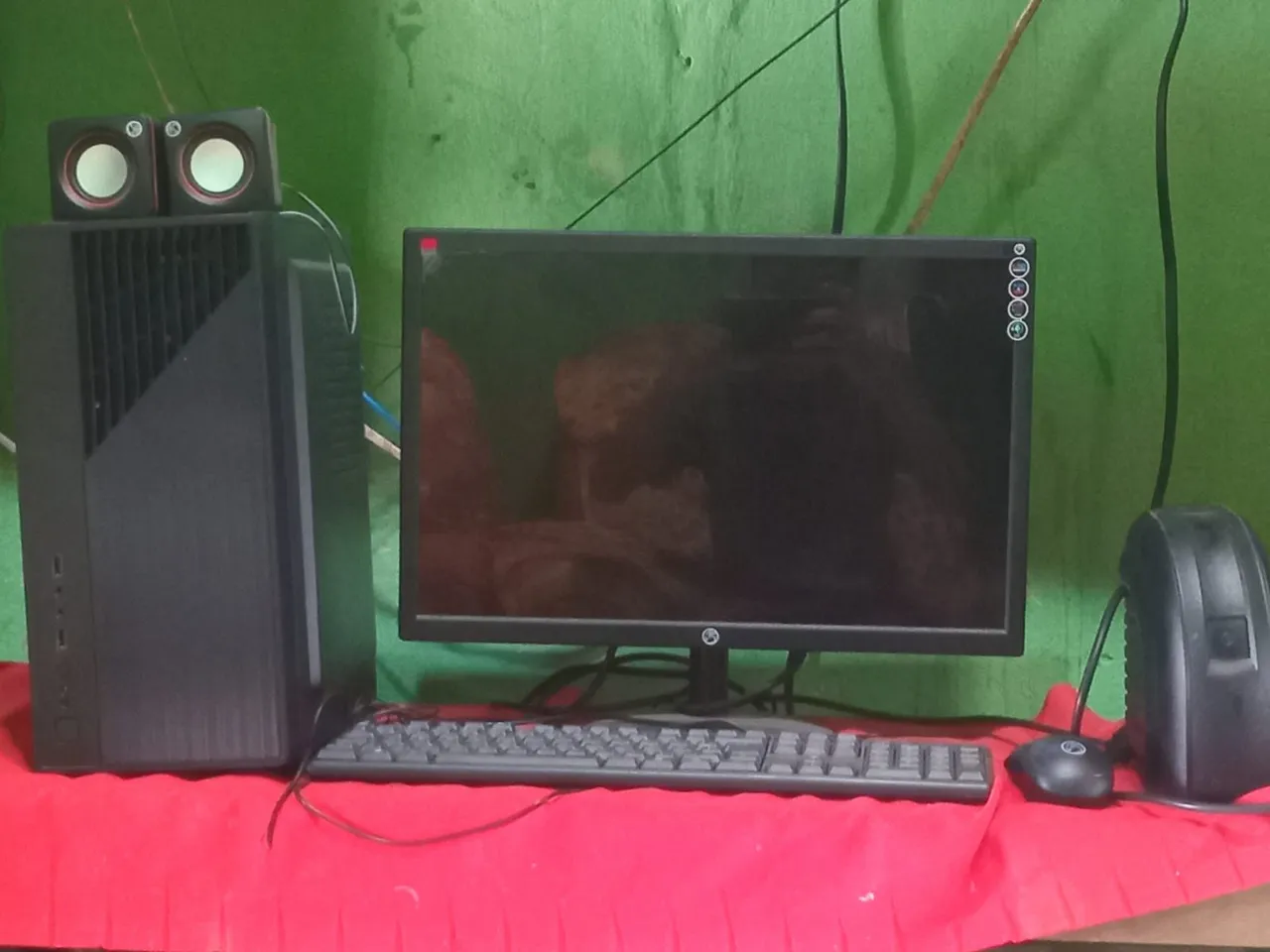 Computador Completo com Monitor e Acessórios