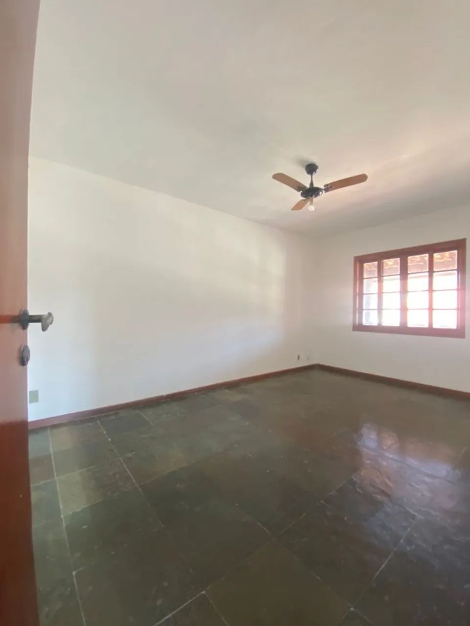 Aluguel Piratininga casa tipo SOBRADO ( o 2º pavimento) Niterói 3 quartos garagem quintal  - Foto 8