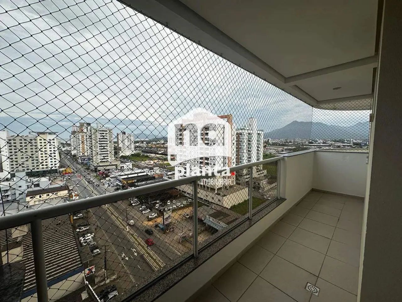 Apartamento à venda, no Bairro Pagani, Palhoça-SC, com 2 quartos, sendo 1 suíte, com 1 vag