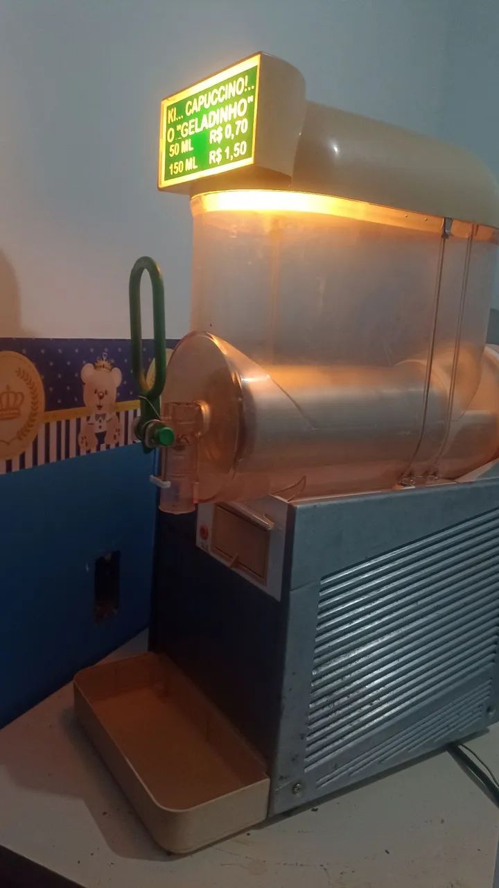 Máquina de Frozen Brás 10 litros funcionando perfeita.