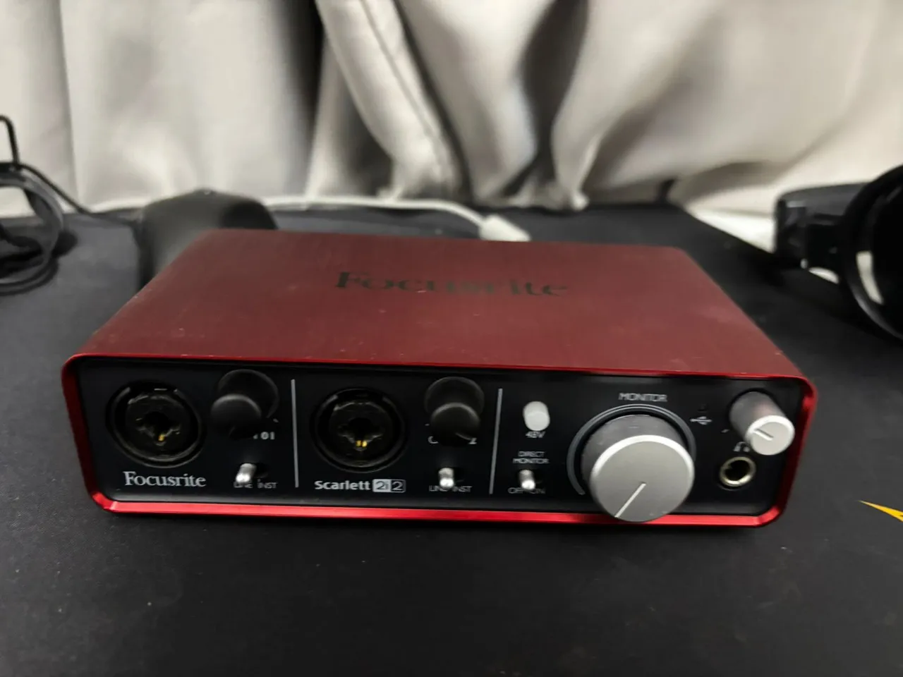 Interface de áudio Focusrite Scarlett 2i2 - 1ª geração