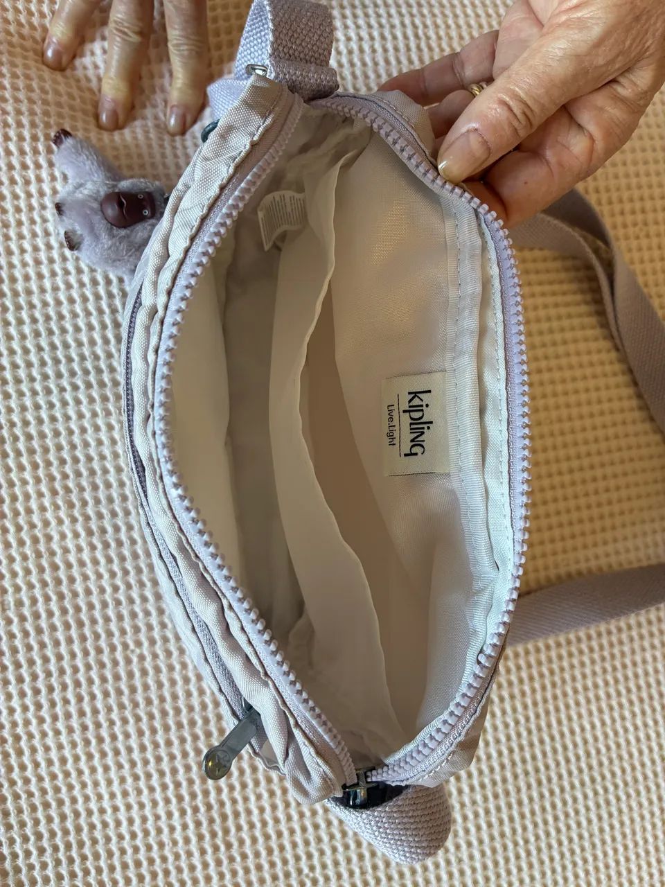 Kipling Original Bolsa pequena roxa Clara  - Foto 3