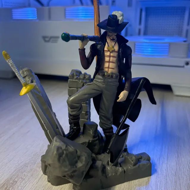 Action Figure Dracule Mihawk - One Piece - 17 cm - Colecionável Estátua - Foto 3