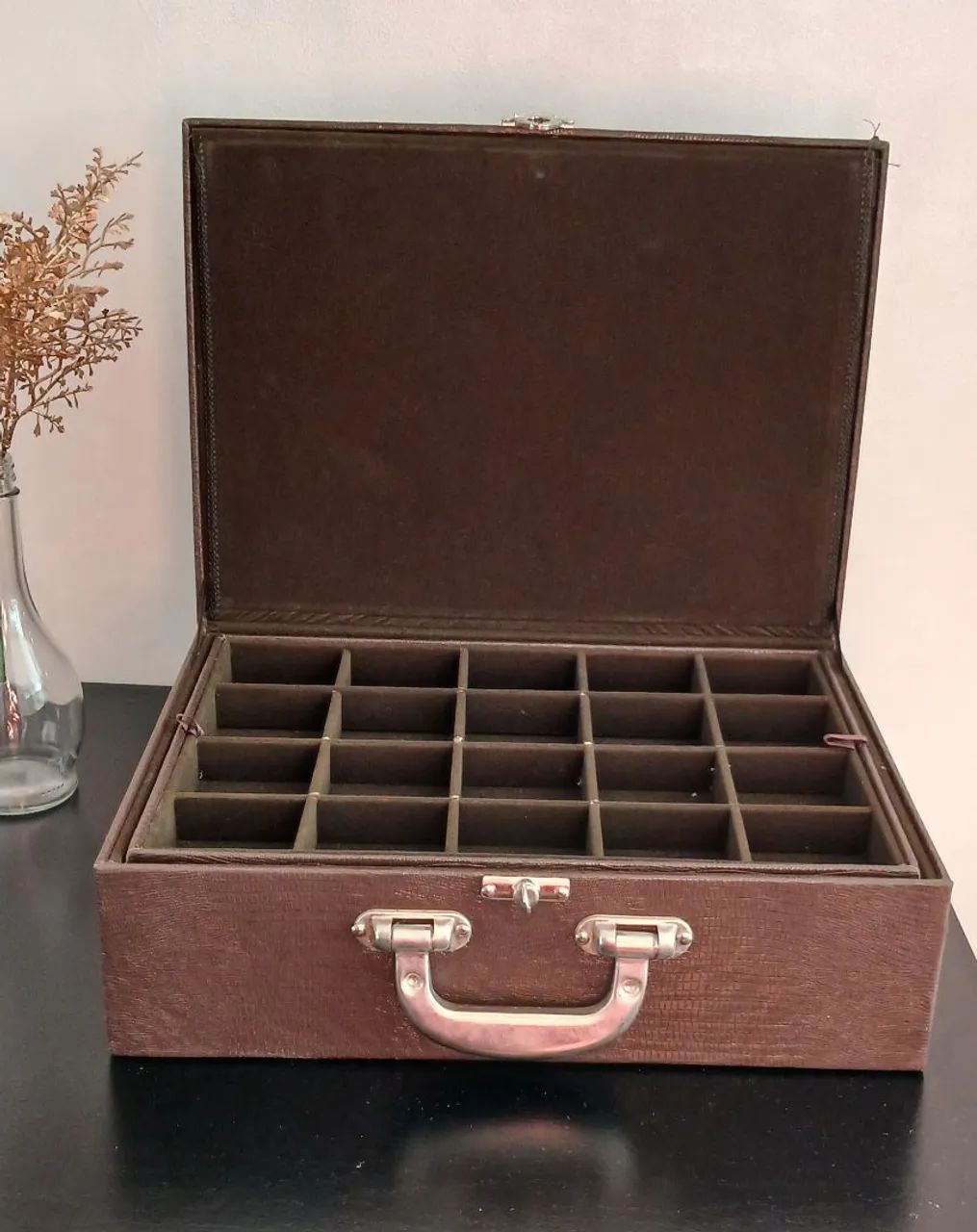 Caixa /maleta de madeira vintage para decoração - Foto 2