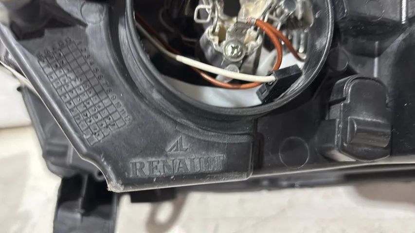Par de farol sandero logan 2015 2016 2017 2018 2019 2020 original recuperado - Foto 5