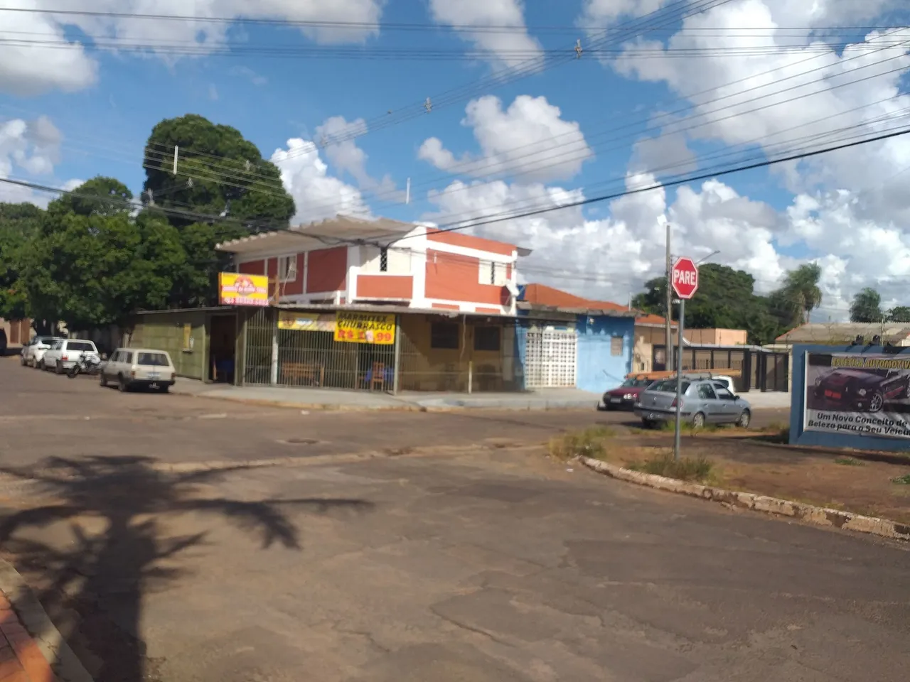 Sobrado,perto centro.1.300 reais.sem fiador.sem caução.